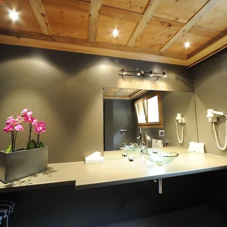 Etrier מלון קראנס-מונטנה