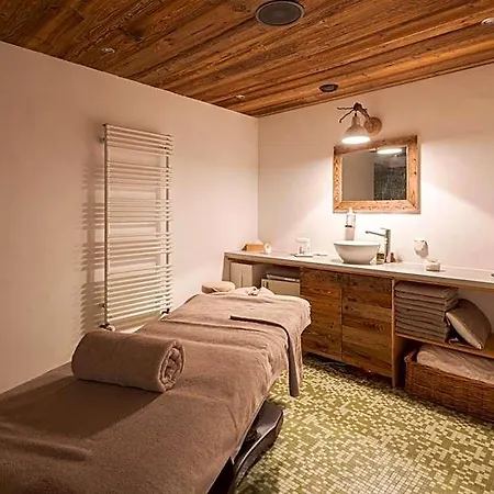 Etrier Hotel 4*