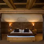 Etrier Hotel