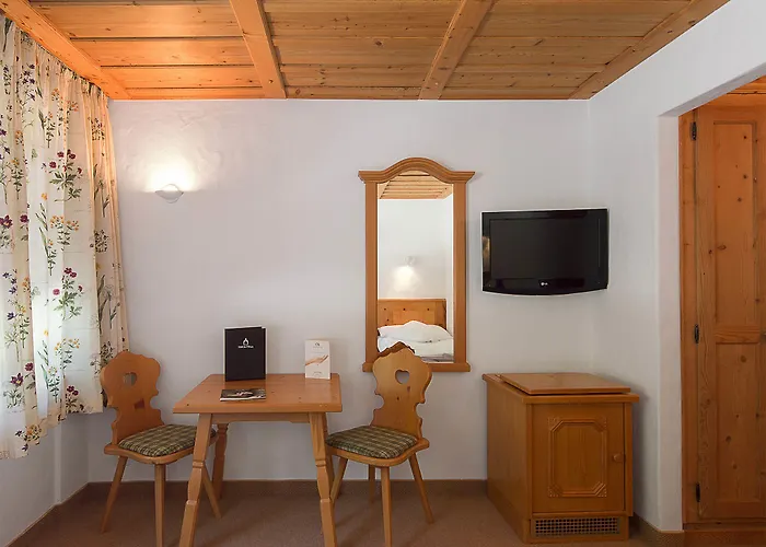 Etrier Отель 4*